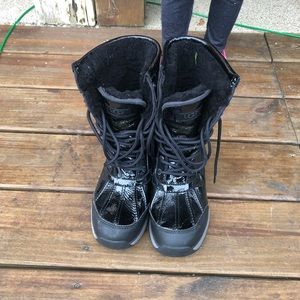 Ugg Patent leather snow boots never worn